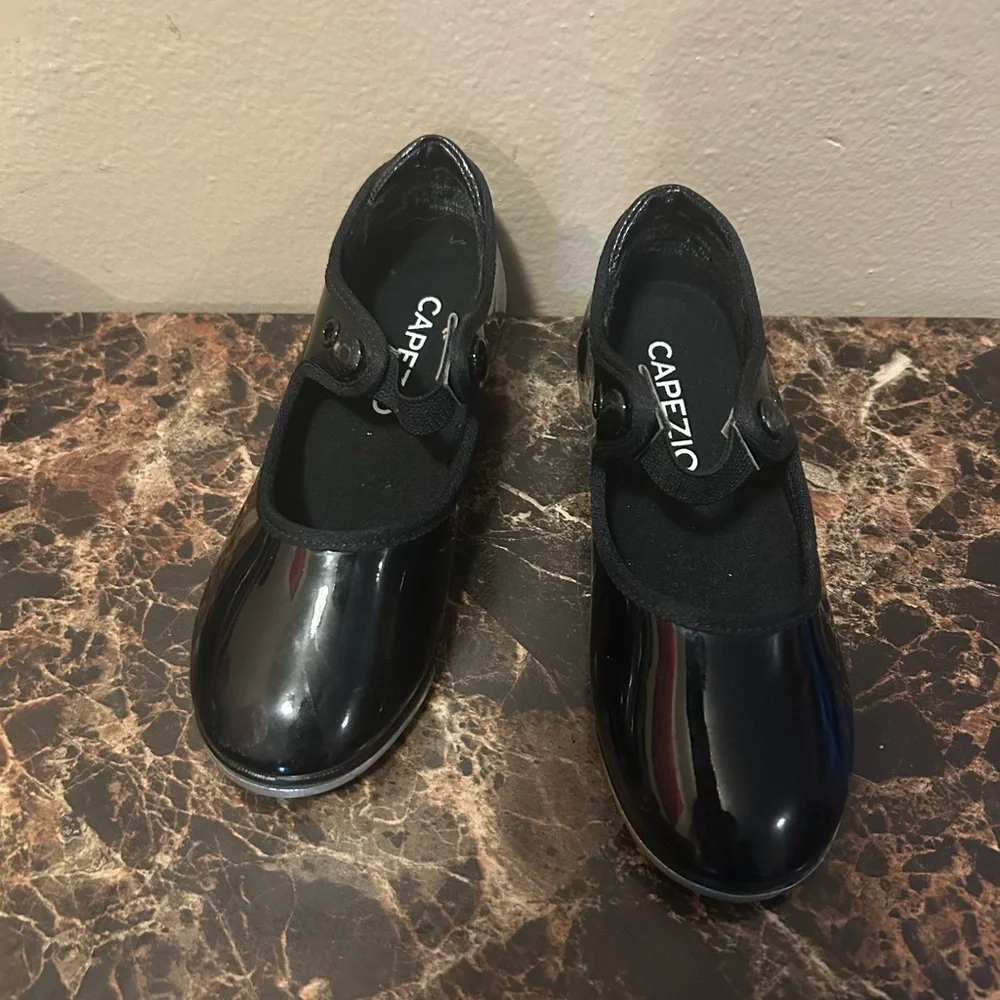 Capezio Kids Glossy Black Dress Shoes - size toddler 8.5